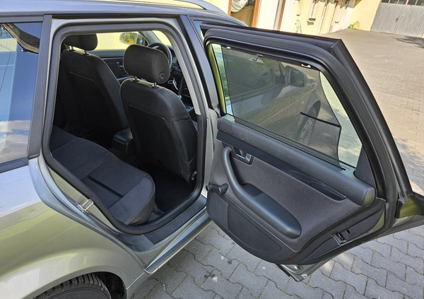 Audi A4 cena 12900 przebieg: 255000, rok produkcji 2003 z Puławy małe 352